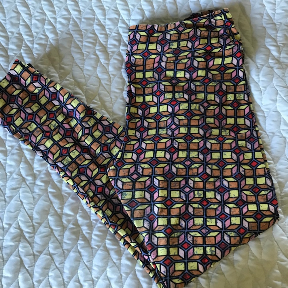 Lularoe TC leggings stained glass look. EUC